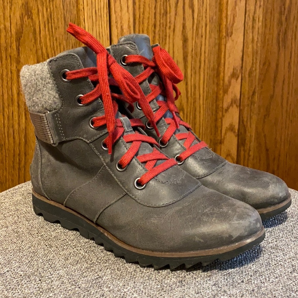 Sorel Harlow Conquest Boots in Quarry